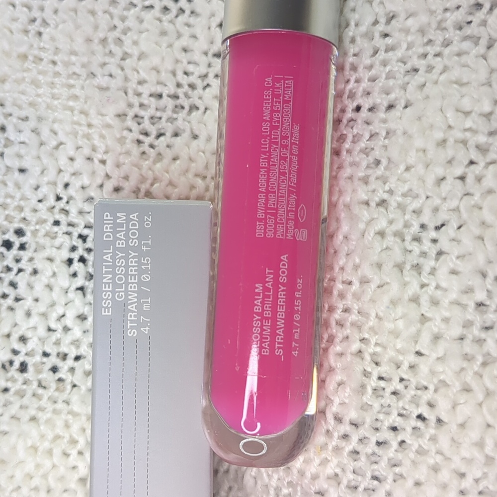 R.E.M. Beauty Strawberry Soda Essential Drip Glossy Balm, 4.7ml/0.15fl oz - Picture 7 of 10